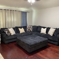 4pc Deep Sectional Couch