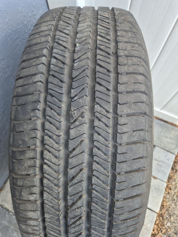 2 Tire 1 Discovery And Goodyear 255/65/r16
