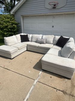 Large Cream Pull-Out Sectional Couch w/ Dual Storage Ottomans – Free Delivery
