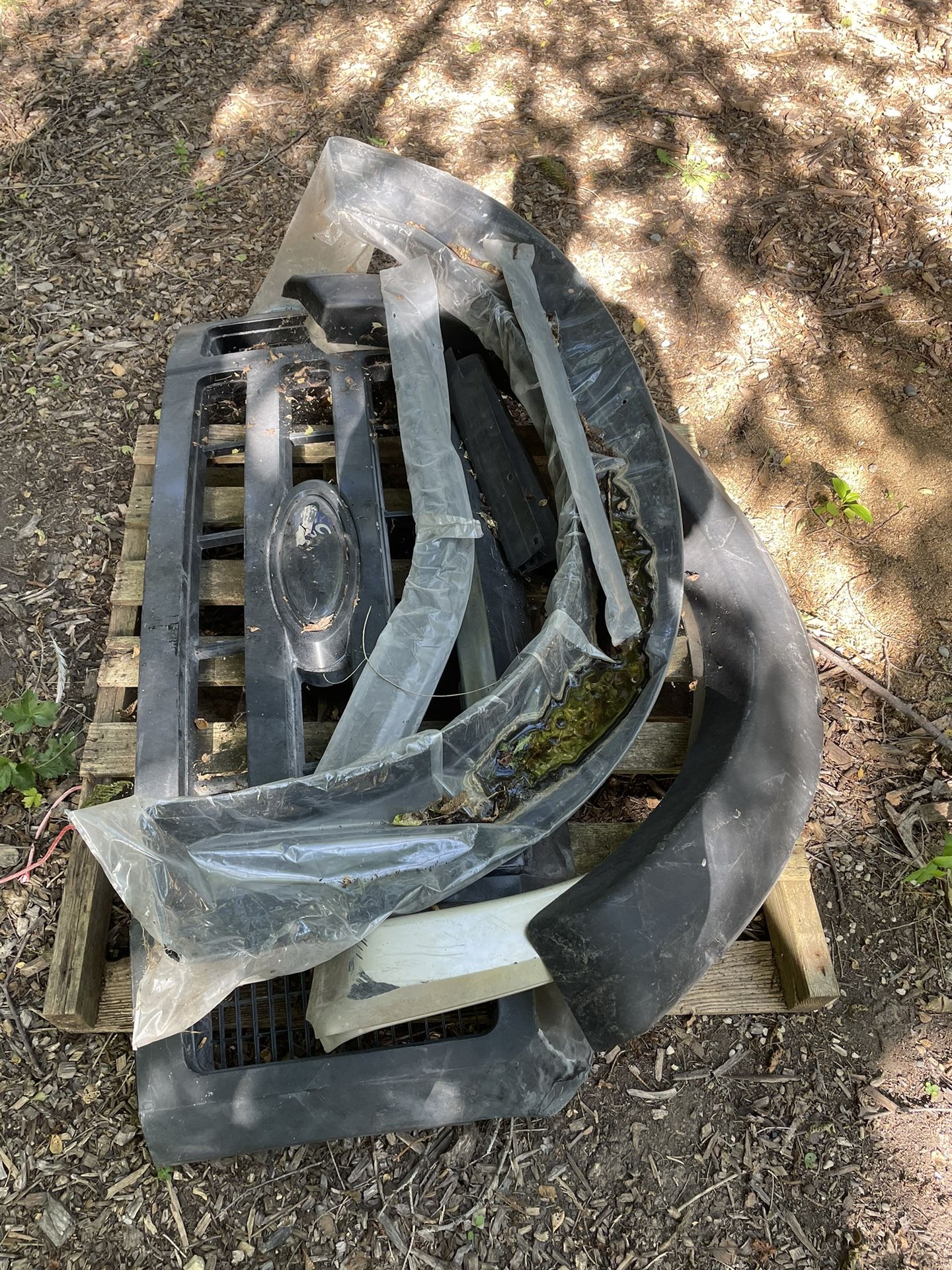 Ford F250contact info removed) And Up Front Grill And Fender Flares