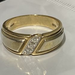 Solid Yellow Gold Diamond Ring Size 10
