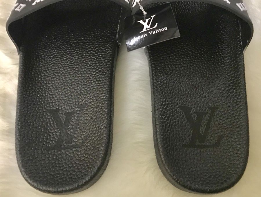 Men Louis Vuitton Slides Size 11 for Sale in Augusta, GA - OfferUp