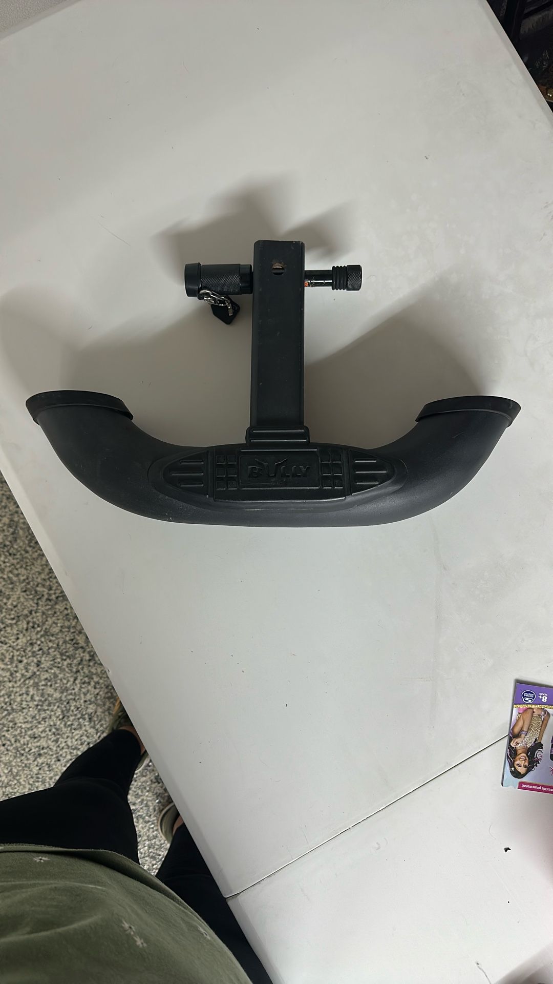 Bully Hitch Step