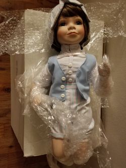 Vintage Boy & Girl Porcelain Dolls Like-New