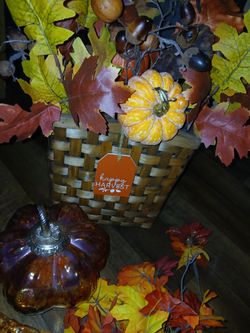 Happy Harvest Autumn Decor