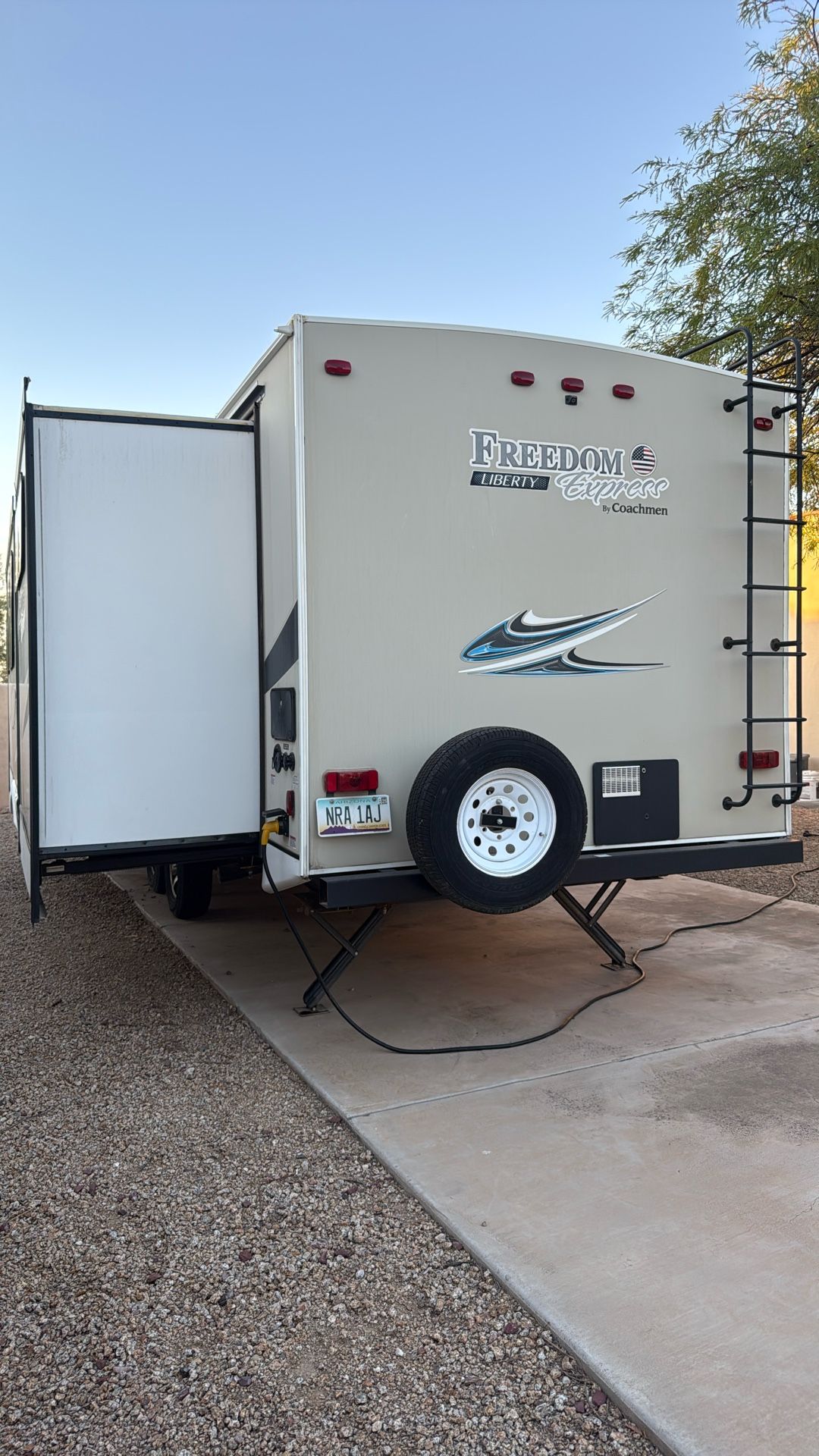 2017 Travel Trailer Coachmen Freedom Liberty Express