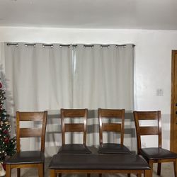 4 Chairs & A Bench EXTRA SEATING FOR THE HOLIDAYS! / 4 Sillas Y Banca
