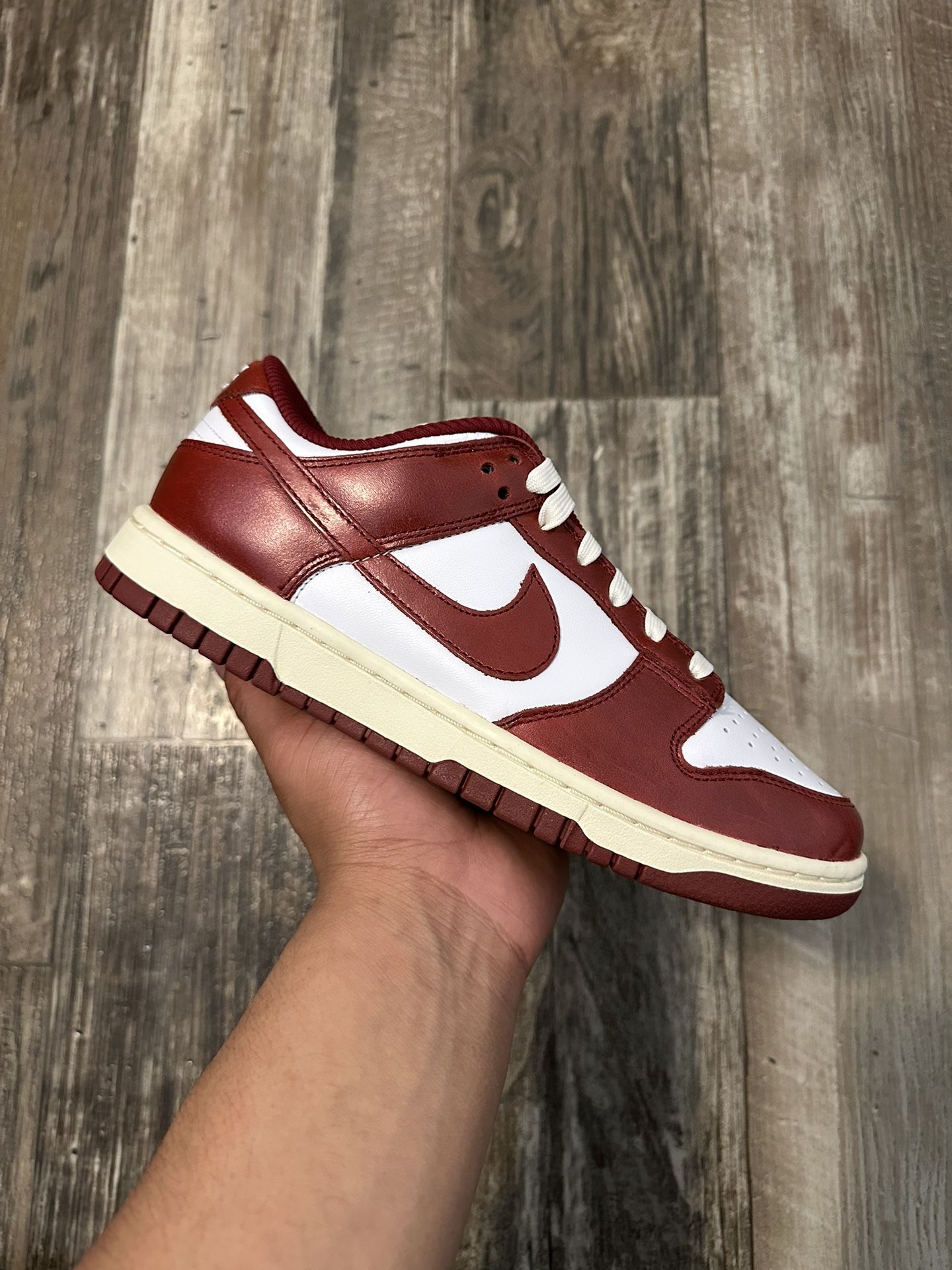 W Nike Dunk Low “Vintage Red” (8.5W/7M)