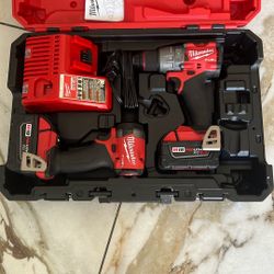 Milwaukee Drills Set 