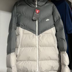 Nike Men’s Storm- Fit Windrunner PrimaLoft Jacket - Large