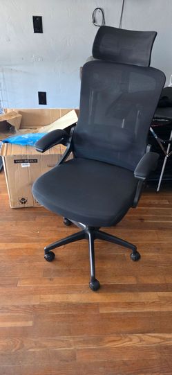 Black High-Back Mesh Office Chair