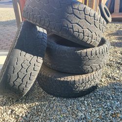 4 Used Tires 285/70/17
