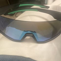 GIEADUN Sport Sunglasses with case