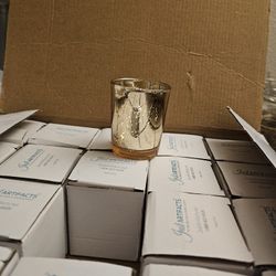 Gold Votives (25 count) comes w/24 tea light candles (battery)