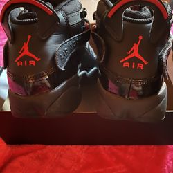 Jordan retro12 black and red size boys 7