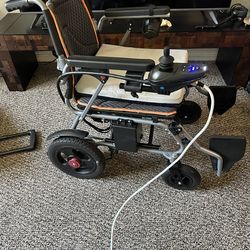 Electronic wheelchair