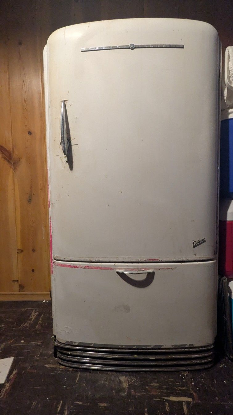 General Electric Refrigerator Circa 1941
