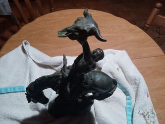 bronze sculpture “praying to the healing spirit” authentic signature. 17” 14lbs. Condition