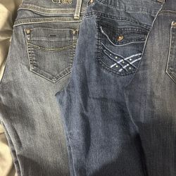 All Types Of Different Styles Of Clothing/ Todo Tipo De Estilo De Ropa