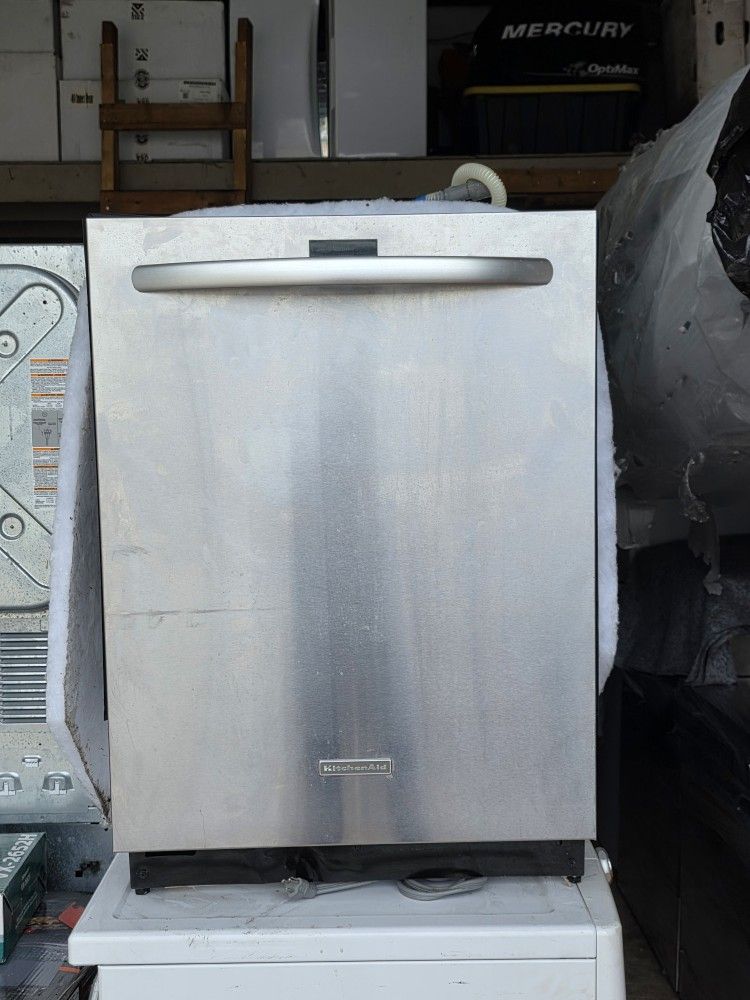 Kitchen aid stainless steel dishwasher 