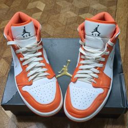 SZ 10 NIKE AIR JORDAN 1 MID SE 