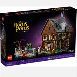 Disney Hocus Pocus: The Sanderson Sisters' Cottage