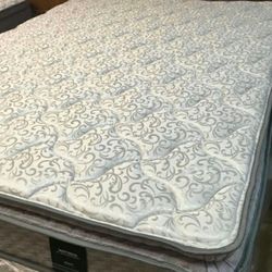 King Mattress, Take it with $40 down! Awesome Deal!