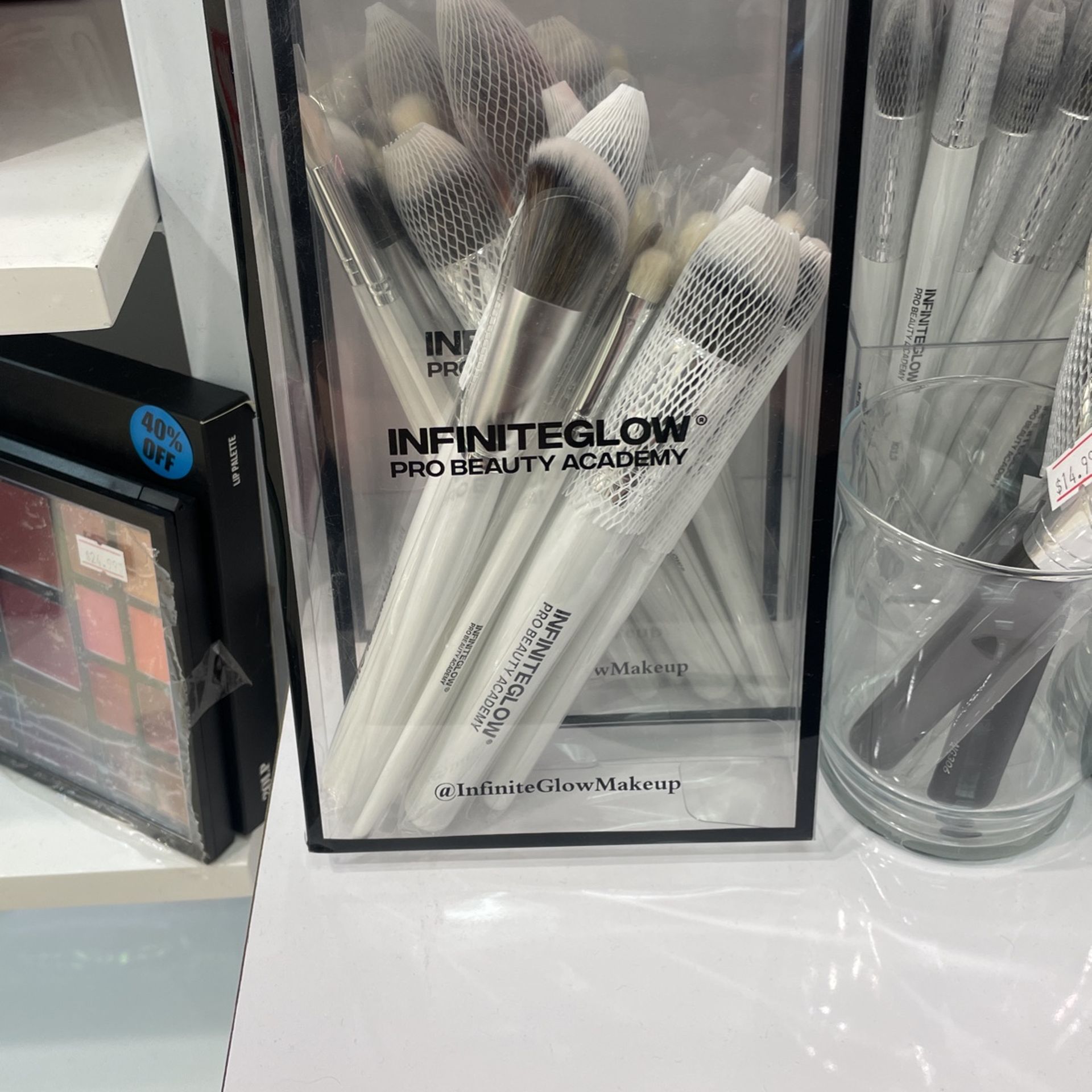 Infinite Glow Makeup Brushed 