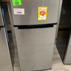 MAGIC CHEF HMDR450SE TOP FREEZER REFRIGERATOR Q9N