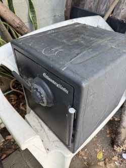 Free safe ( no key, no code)