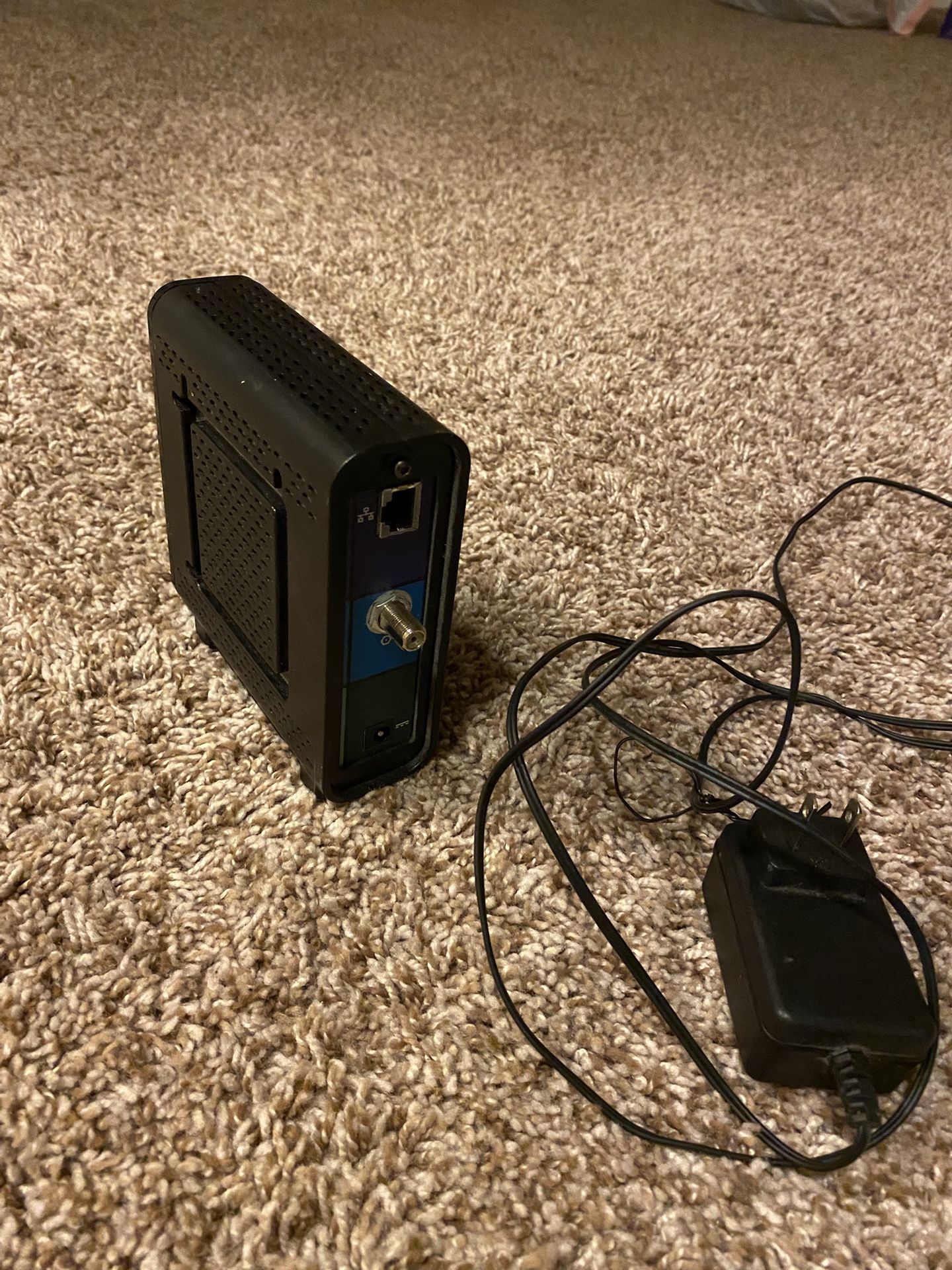 Motorola SURFboard SB6121 Modem
