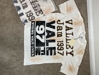 Black and white tee