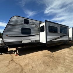 2019 JAYCO 36ft 2 Slides 2 Rooms 