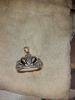Sterling silver. Crown pendant