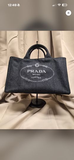 Prada Canapa