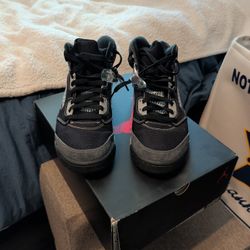 Air Jordan 5 Retro Size 9 Used Great Condition 