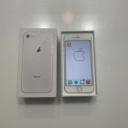 Unlocked iPhone 8 64 GB- Silver/White