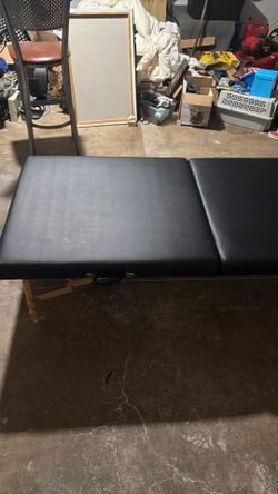 Massage table / chiropractor table
