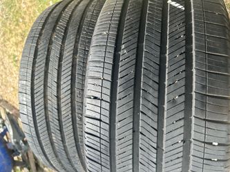 285/45R22 Goodyear