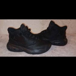 Air Jordan Max Aura 4