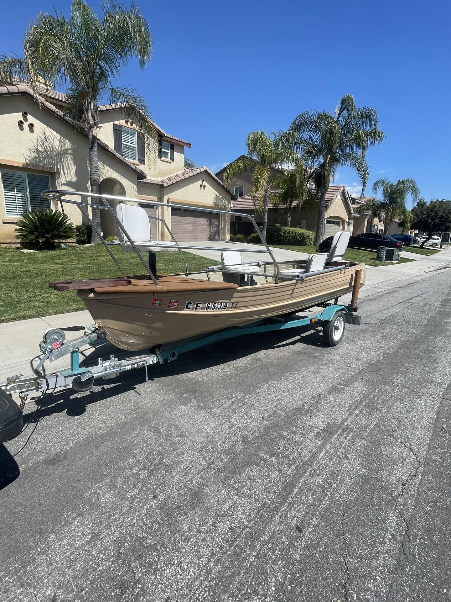 1968 Chrysler 14 Ft Boat With 3.5 Hp Mercury Engine 