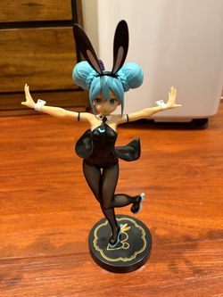 FuRyu BiCute Bunnies Hatsune Miku Figure opened box