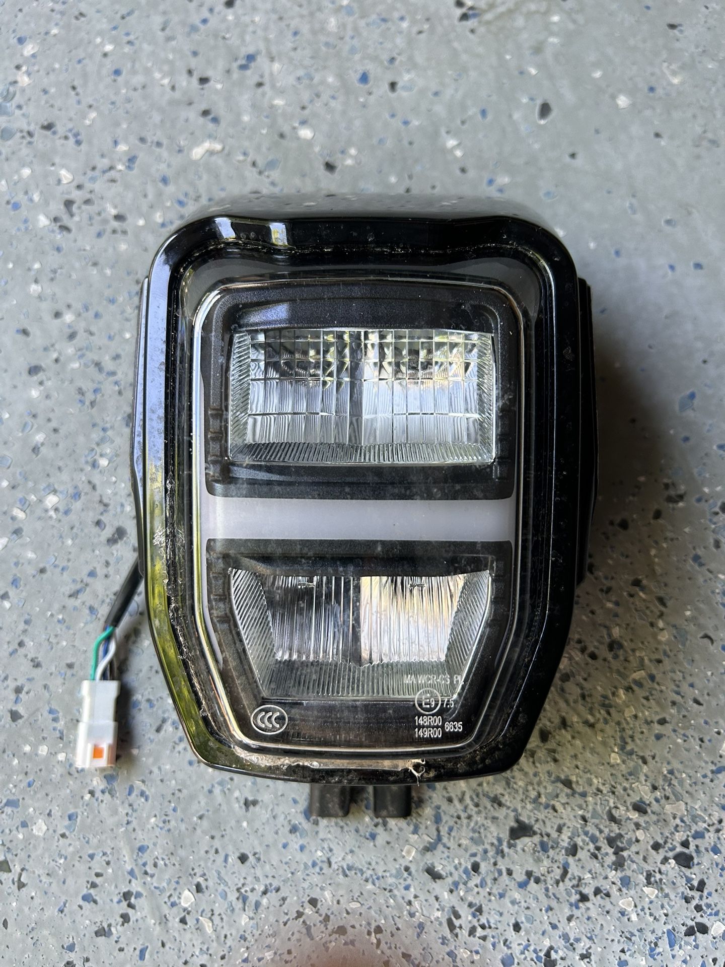 Talaria XXX headlight