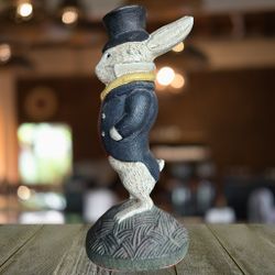 Albany Foundry Gentleman Rabbit Cast Iron Doorstop Model #94, 1960–70