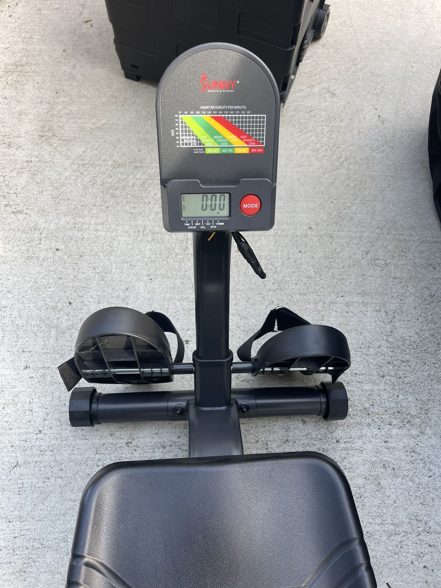 Sunny Health & Fitness Rower – Like New – $35