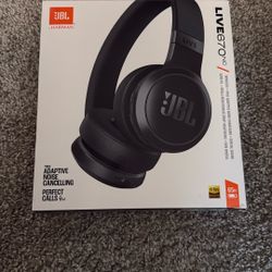 JBL Live 670NC – Like New (Open Box) – Noise Cancelling
