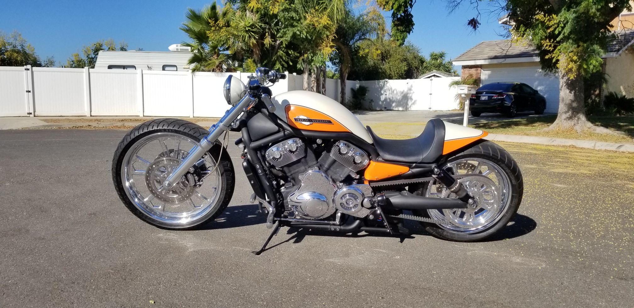 2004 Harley Davidson VROD customized out air ride loaded