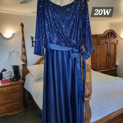Womens Alex Evenings Size 20W. Like New. Mother Of The Bride Ir Any Formal Dress. Lined, Thick Satin With Sequins.