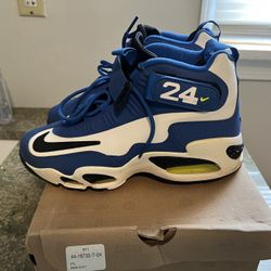 Air Max Nike Griffey Men Size 10 Both Pairs