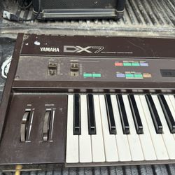 Yamaha Dx7 Keyboard And Amp